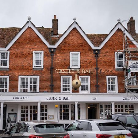 Castle And Ball By Greene King Inns Marlborough Esterno foto