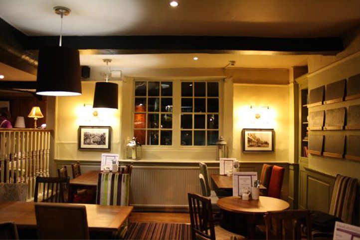 Castle And Ball By Greene King Inns Marlborough Ristorante foto