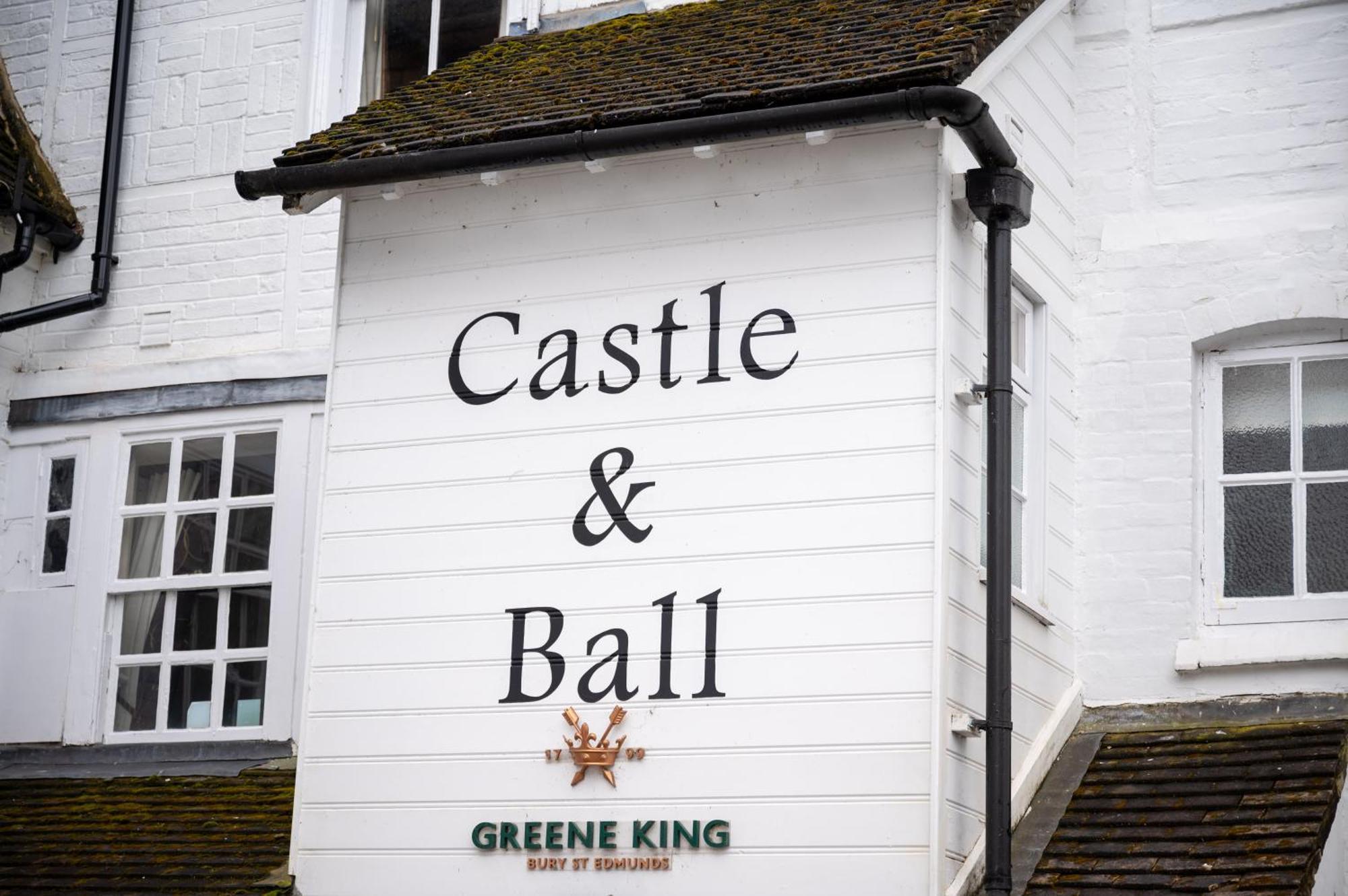 Castle And Ball By Greene King Inns Marlborough Esterno foto